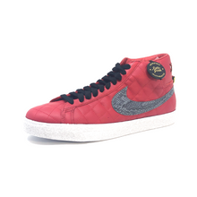 Load image into Gallery viewer, Nike SB Blazer Supreme Red (2006)