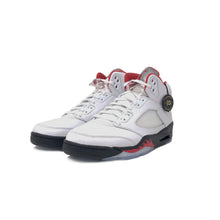 Load image into Gallery viewer, Jordan 5 Retro Fire Red Silver Tongue (2020)